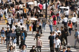 平生涯最高！贝弗利15中10爆砍26分 另有8板7助2断全能数据